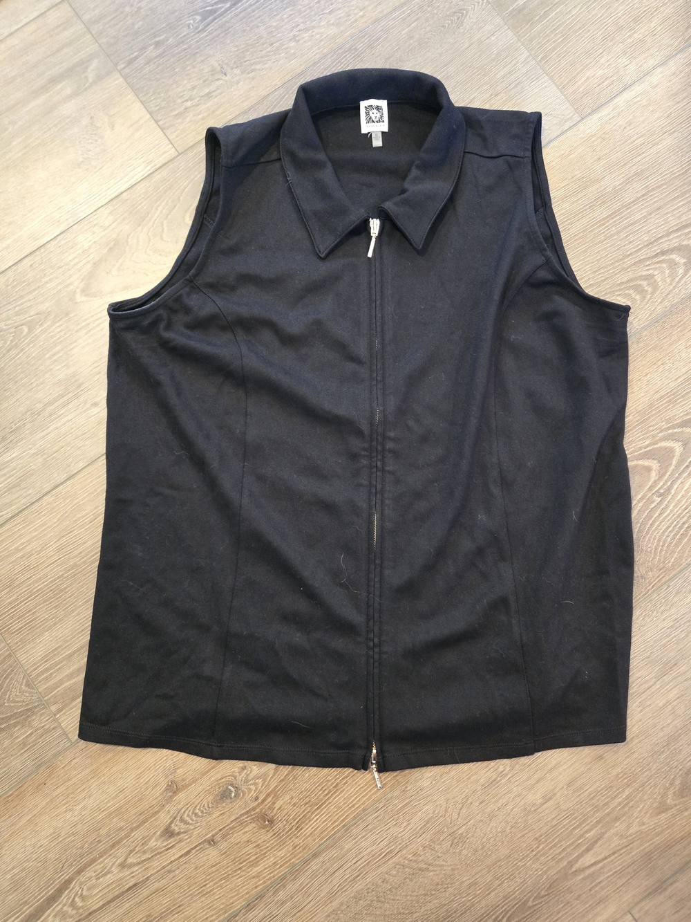 Anne Klein Black Sleeveless Zip-Front Vest